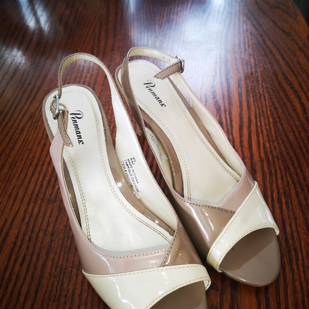 Woman's sling shoes